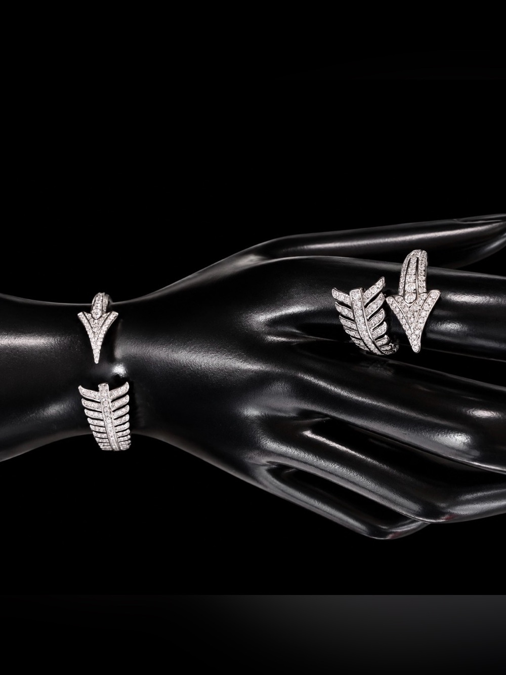 Diamond Pavé Leaf Motif Bracelet and Ring Set - Silver Crystal